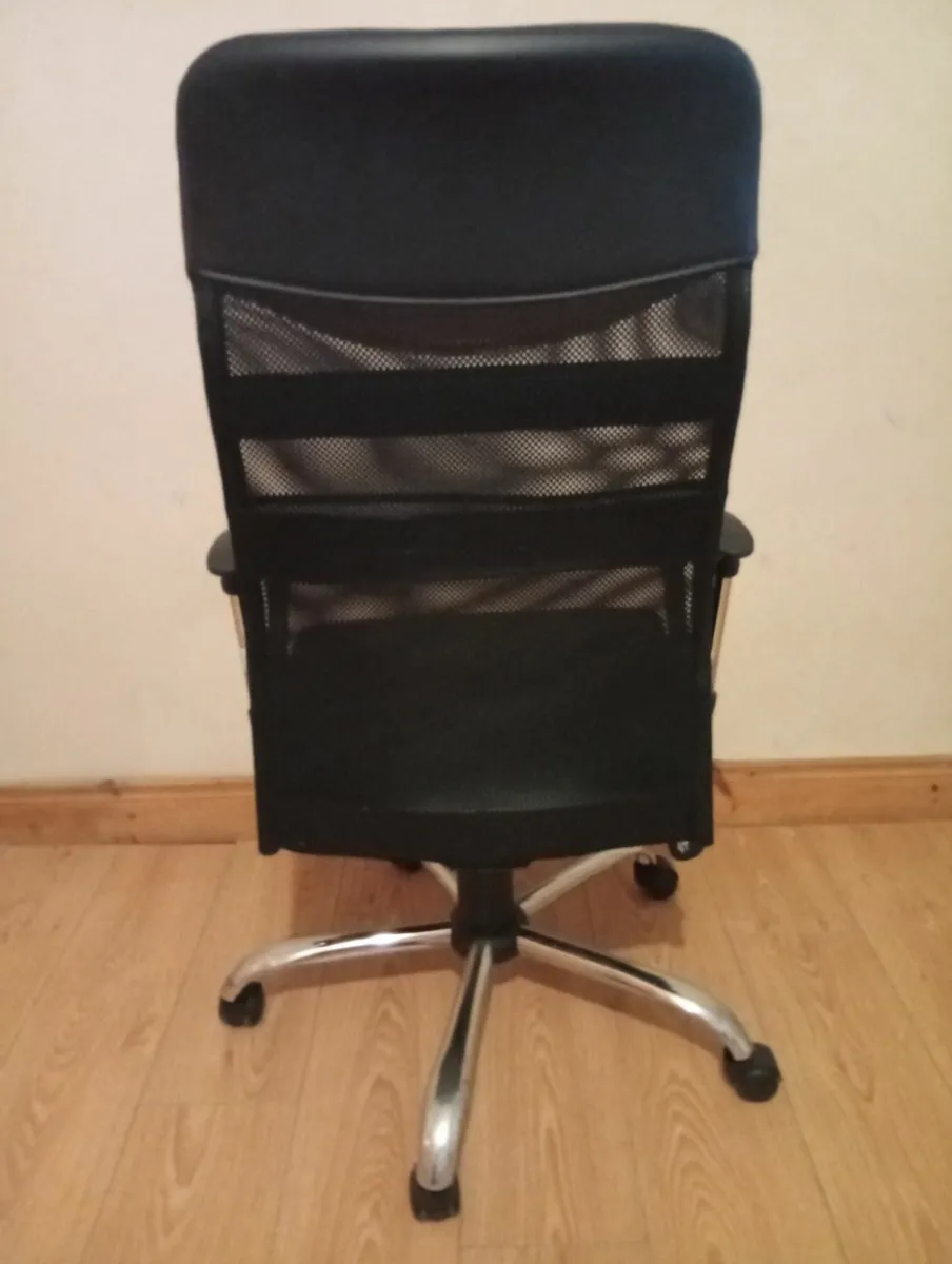 Professional Computer office chair 3months - Image 3