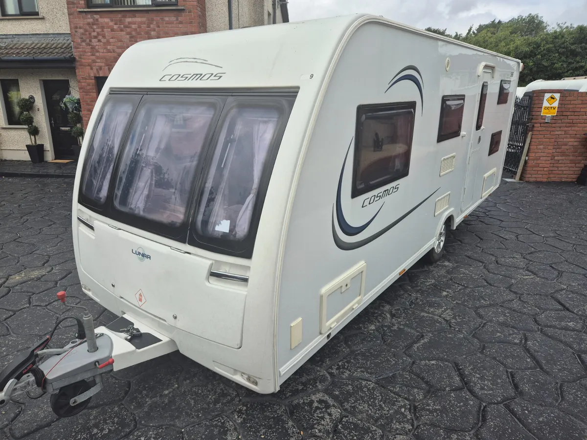 2015  6 Berth  Lunar  Cosmos  586 - Image 1