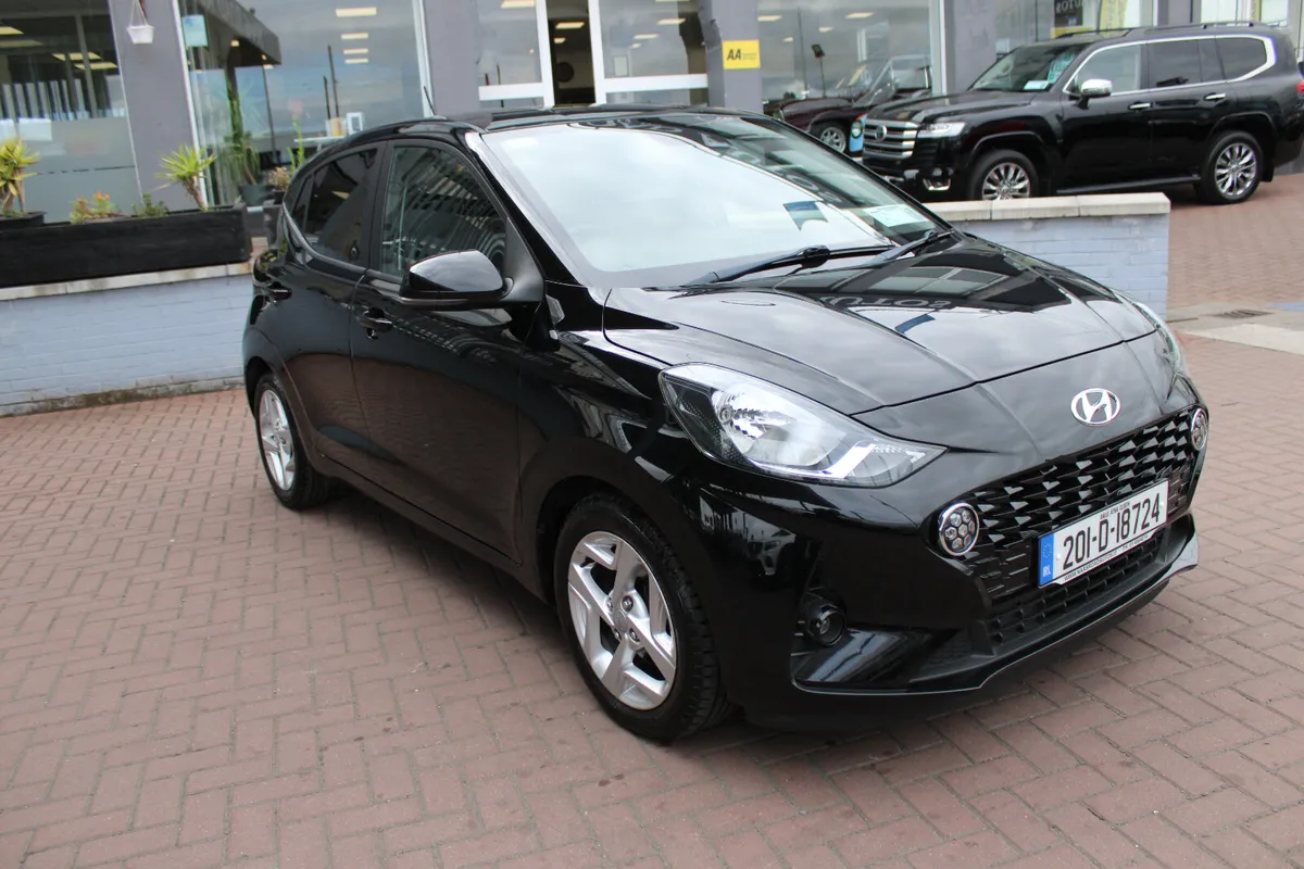 HYUNDAI i10 1.0 DELUXE 5DR HATCHBACK PETROL  FINIS - Image 1
