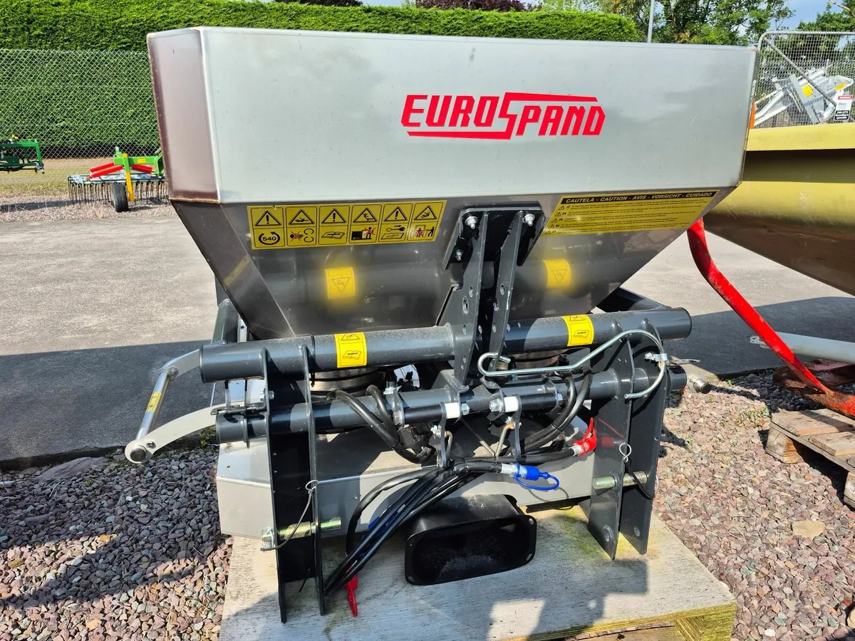 Fertiliser spreader - Image 4