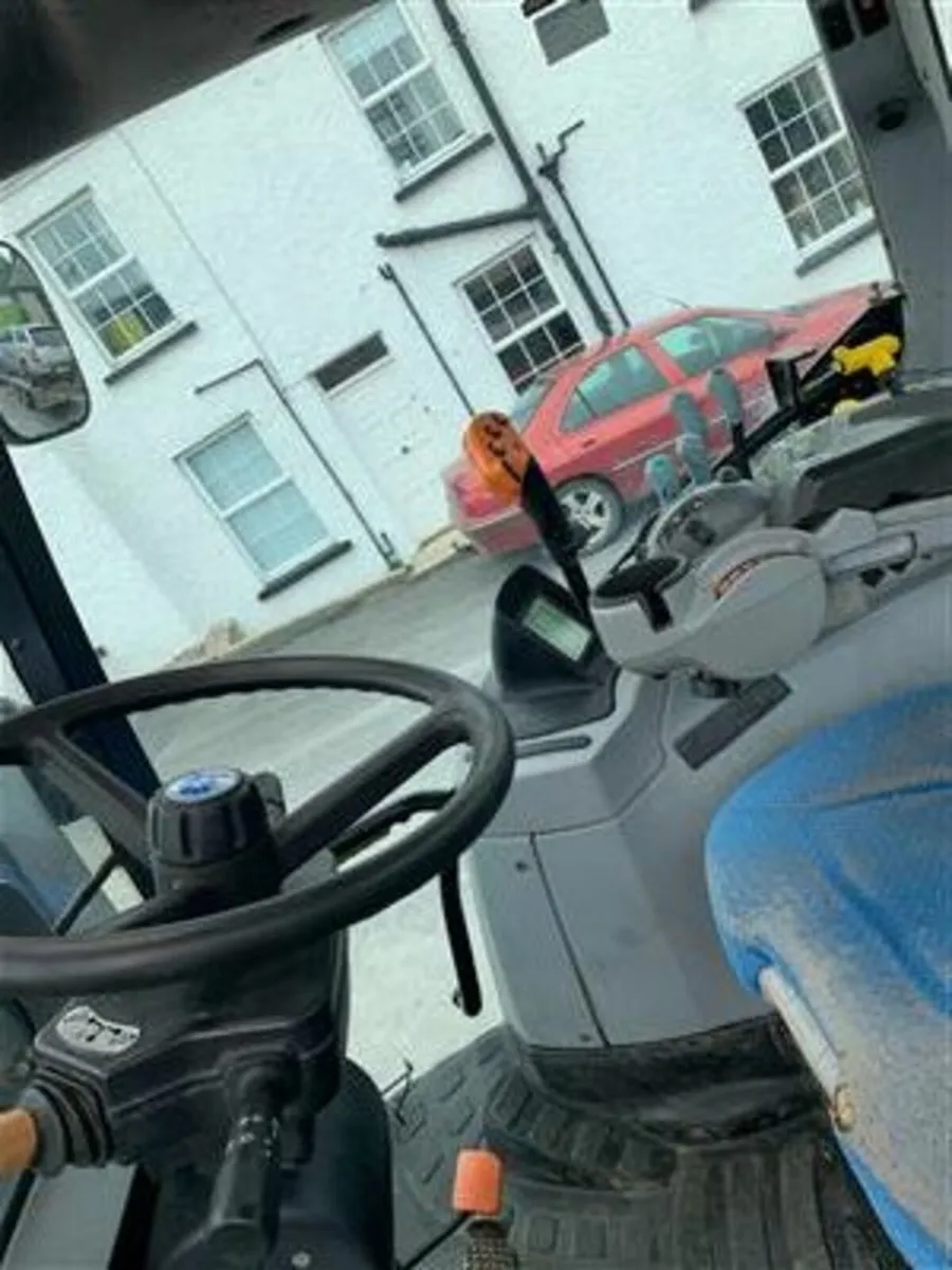 NEW HOLLAND T6080 - Image 2