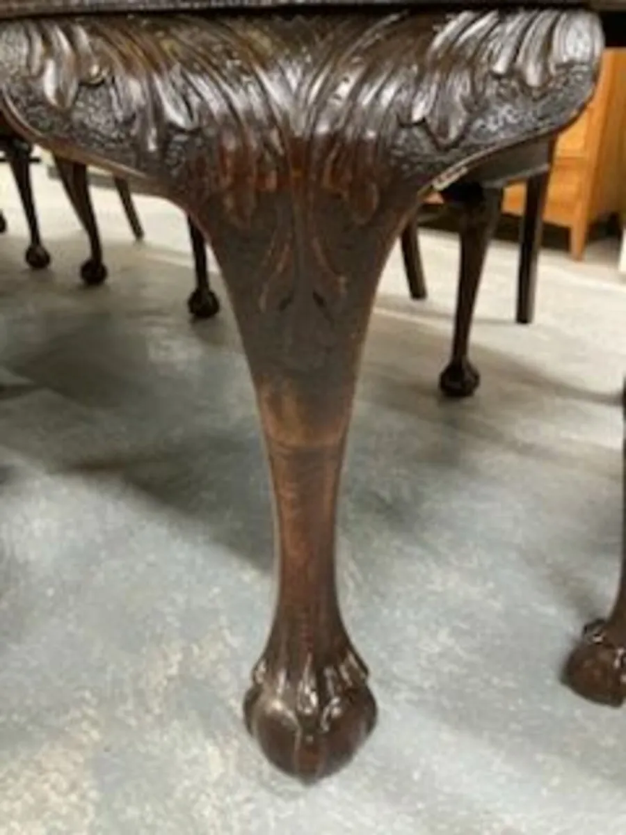 Table and Chairs - Image 3