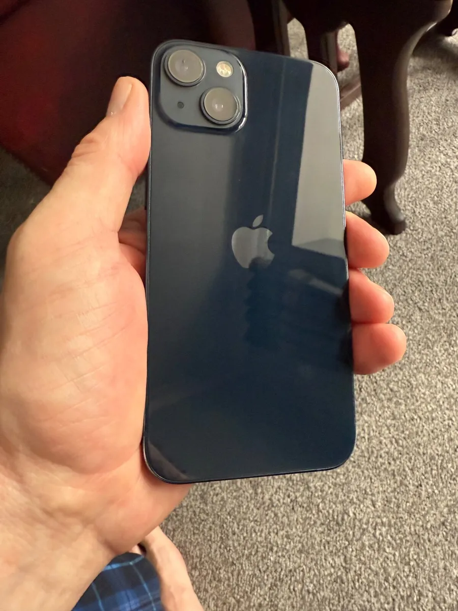 iPhone 13 - Image 2