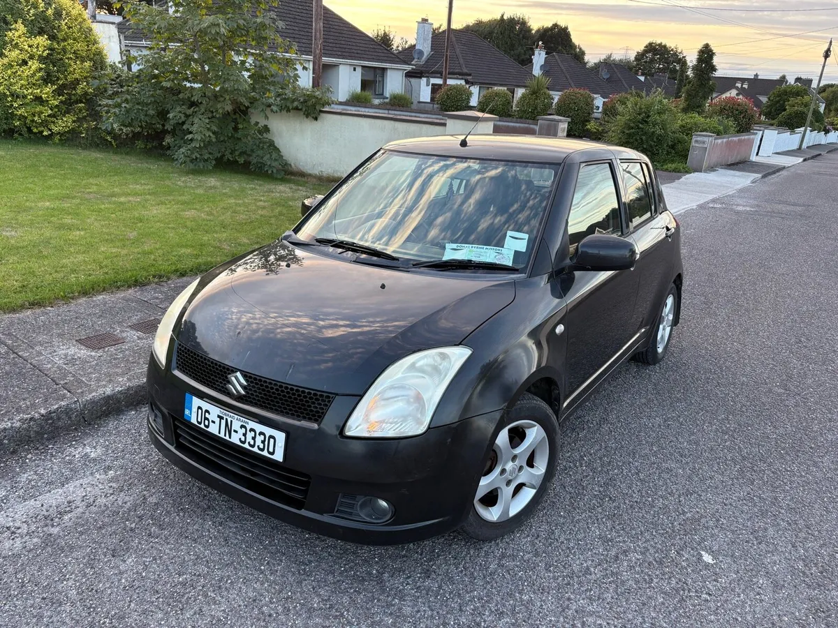 Suzuki Swift 1.3L  in Mint condition low mileage! - Image 3