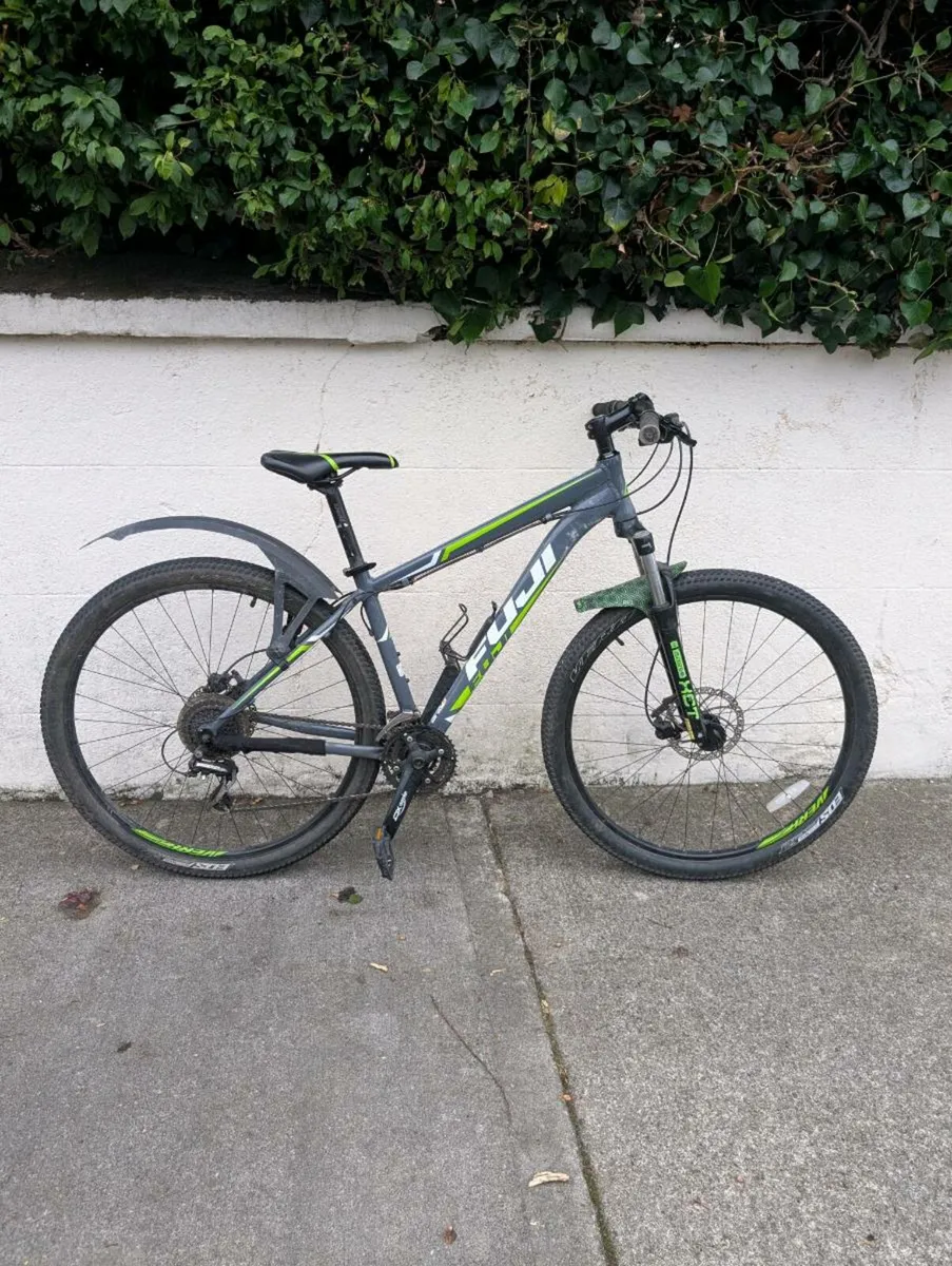 Fuji Nevada 1.6 bike - Image 1