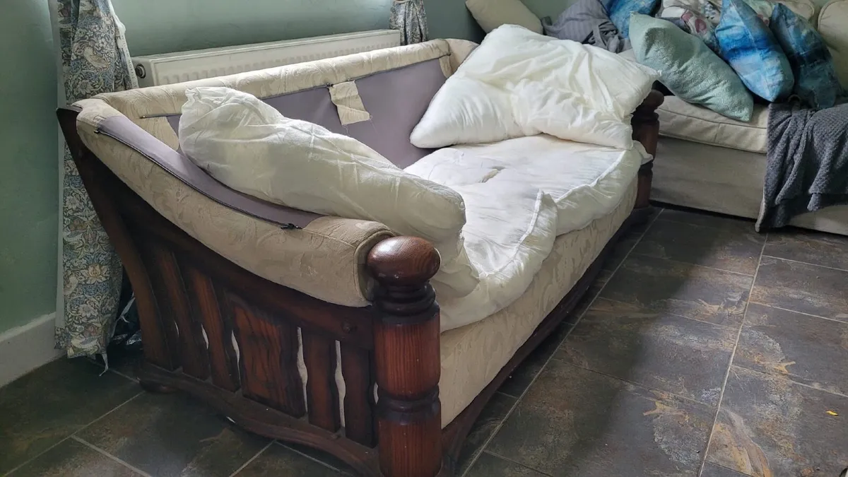 Sofa frame  free for someone to upcycle - Image 2