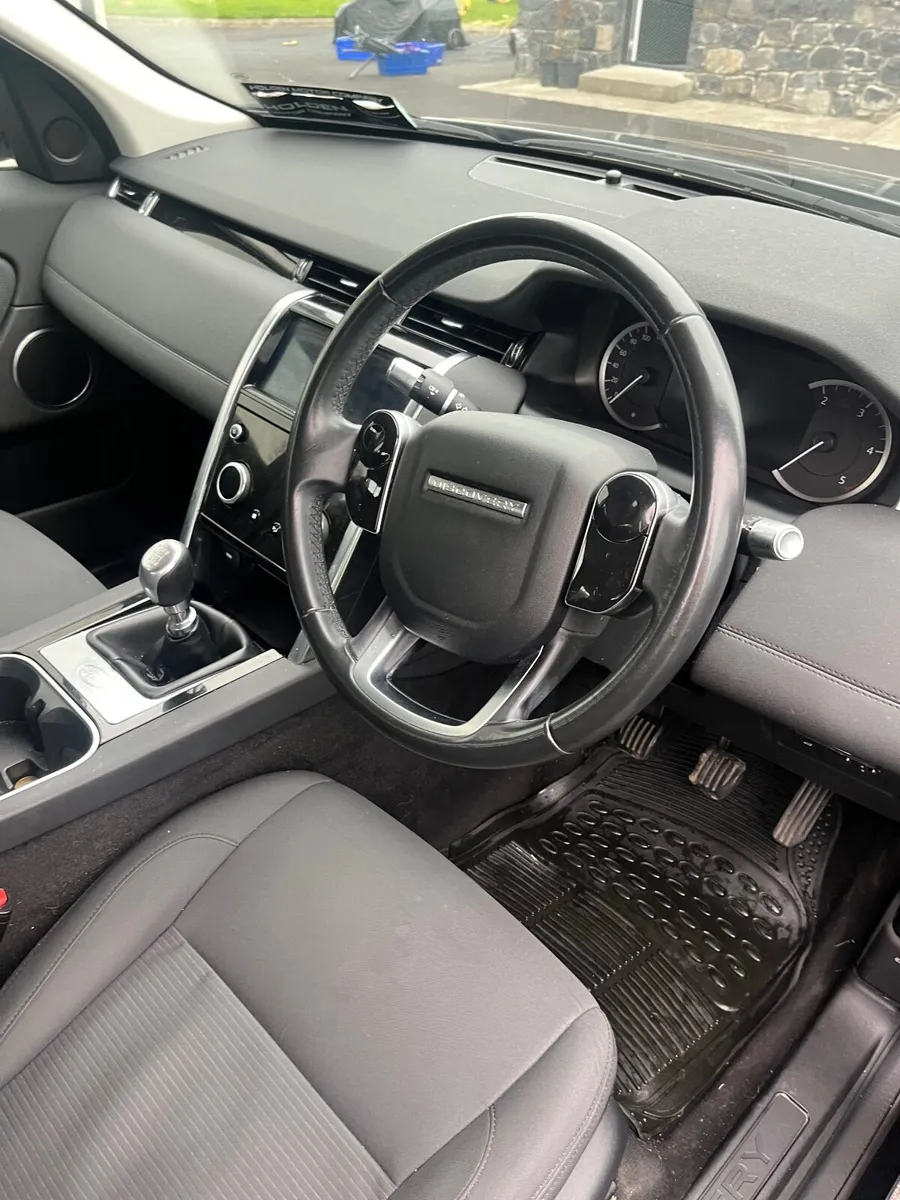 Land Rover Discovery Sport 2020 - Image 2
