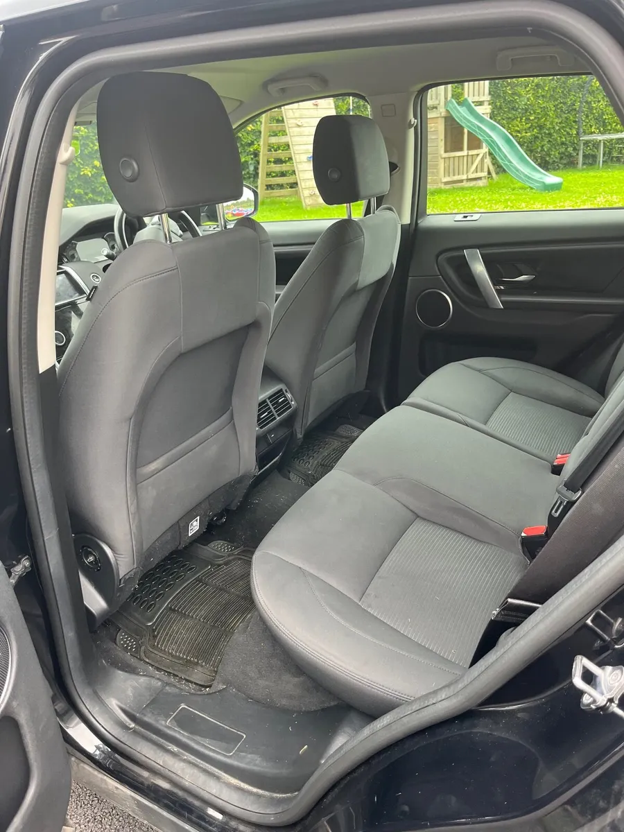 Land Rover Discovery Sport 2020 - Image 3