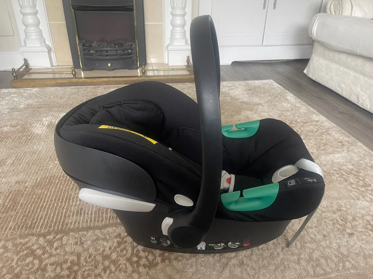 Cybex Aton B2 Car Seat & Isofix Bases x2 - Image 2