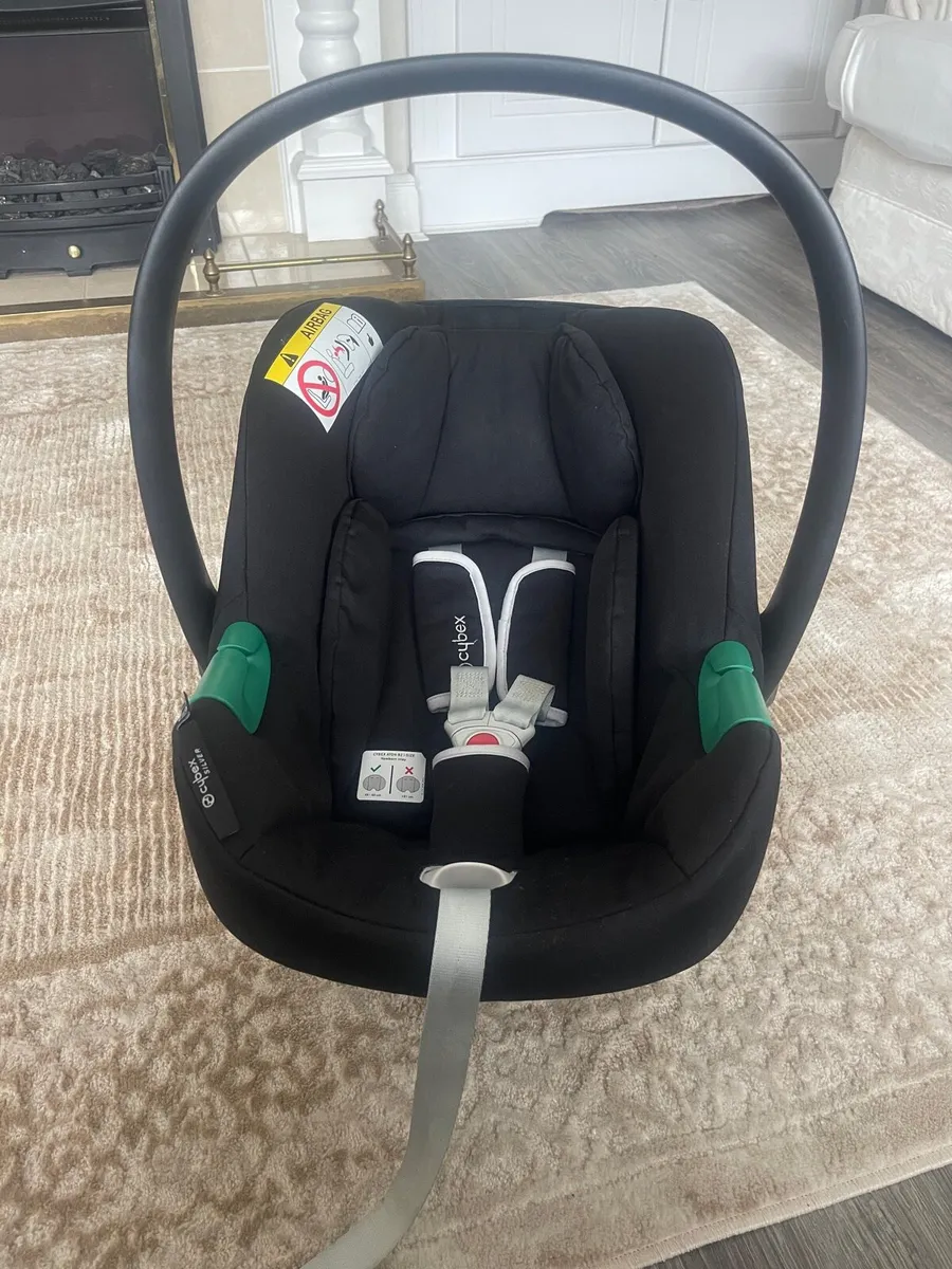Cybex Aton B2 Car Seat & Isofix Bases x2 - Image 4