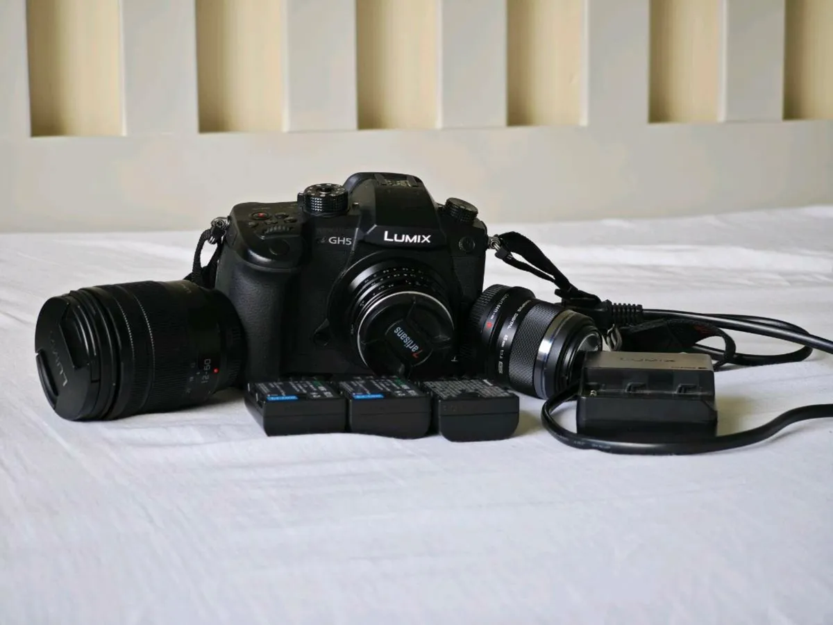 Lumix GH5 and lens - Image 2