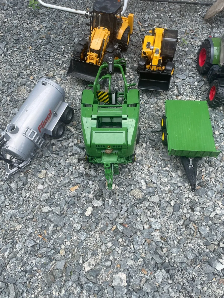 Toy tractors - Image 2