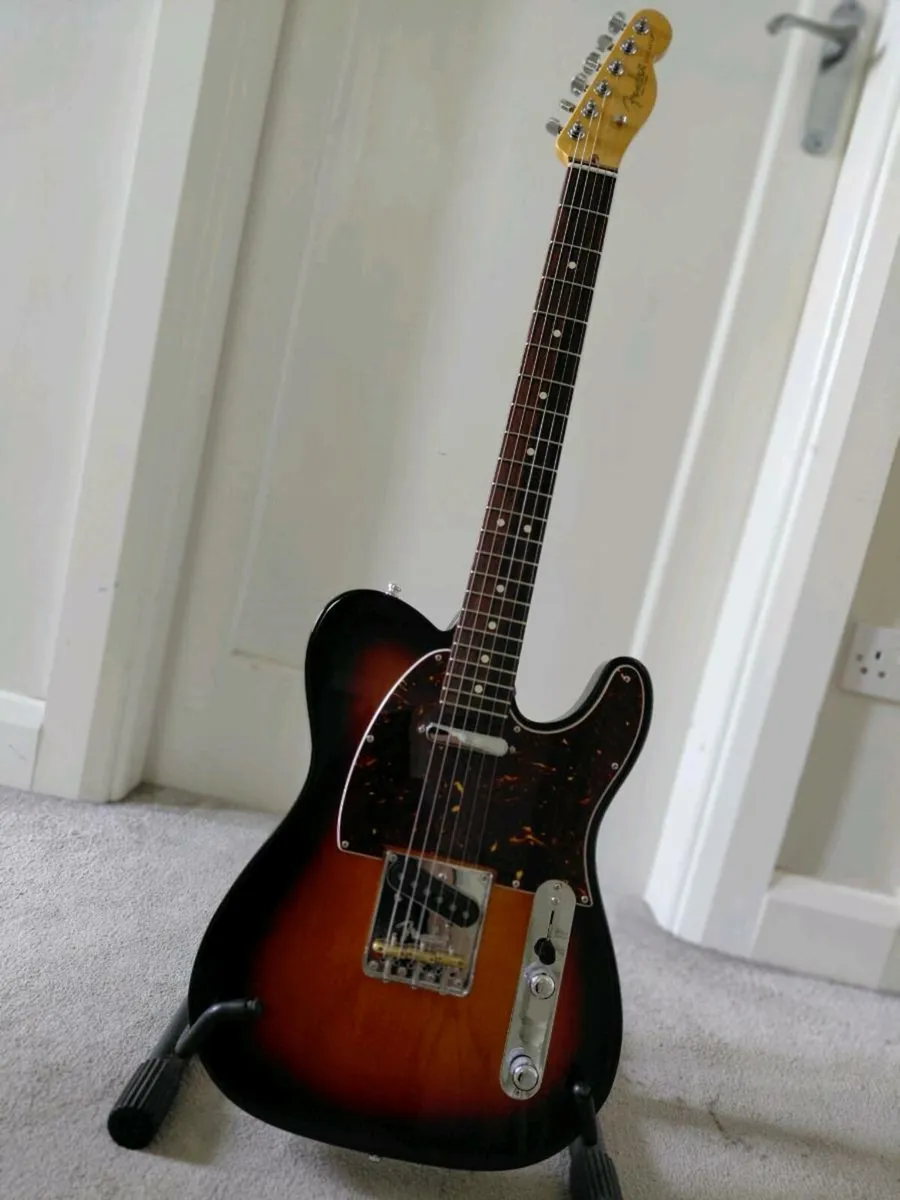 Fender American Pro II Telecaster 2022 - Image 2