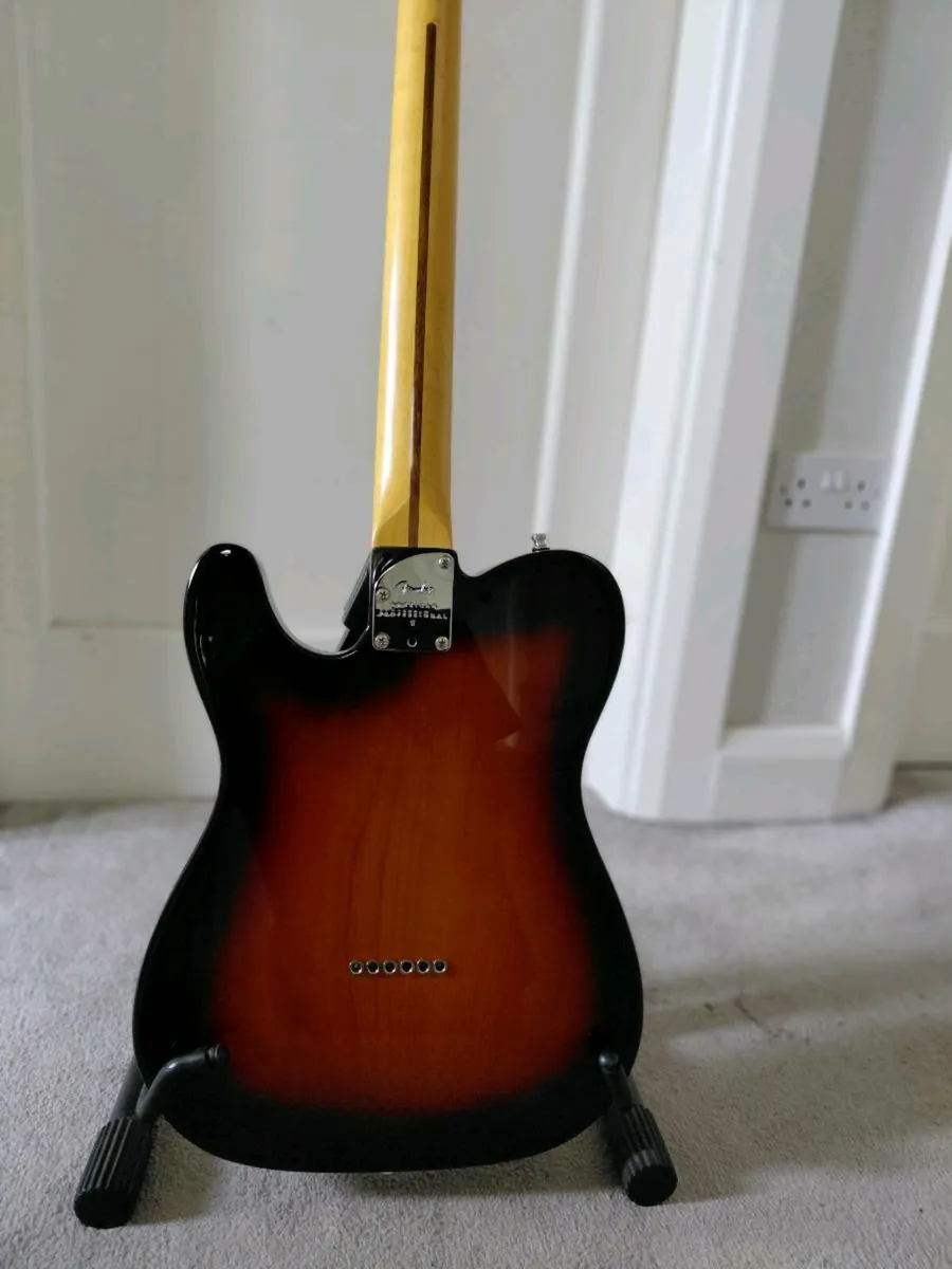 Fender American Pro II Telecaster 2022 - Image 4