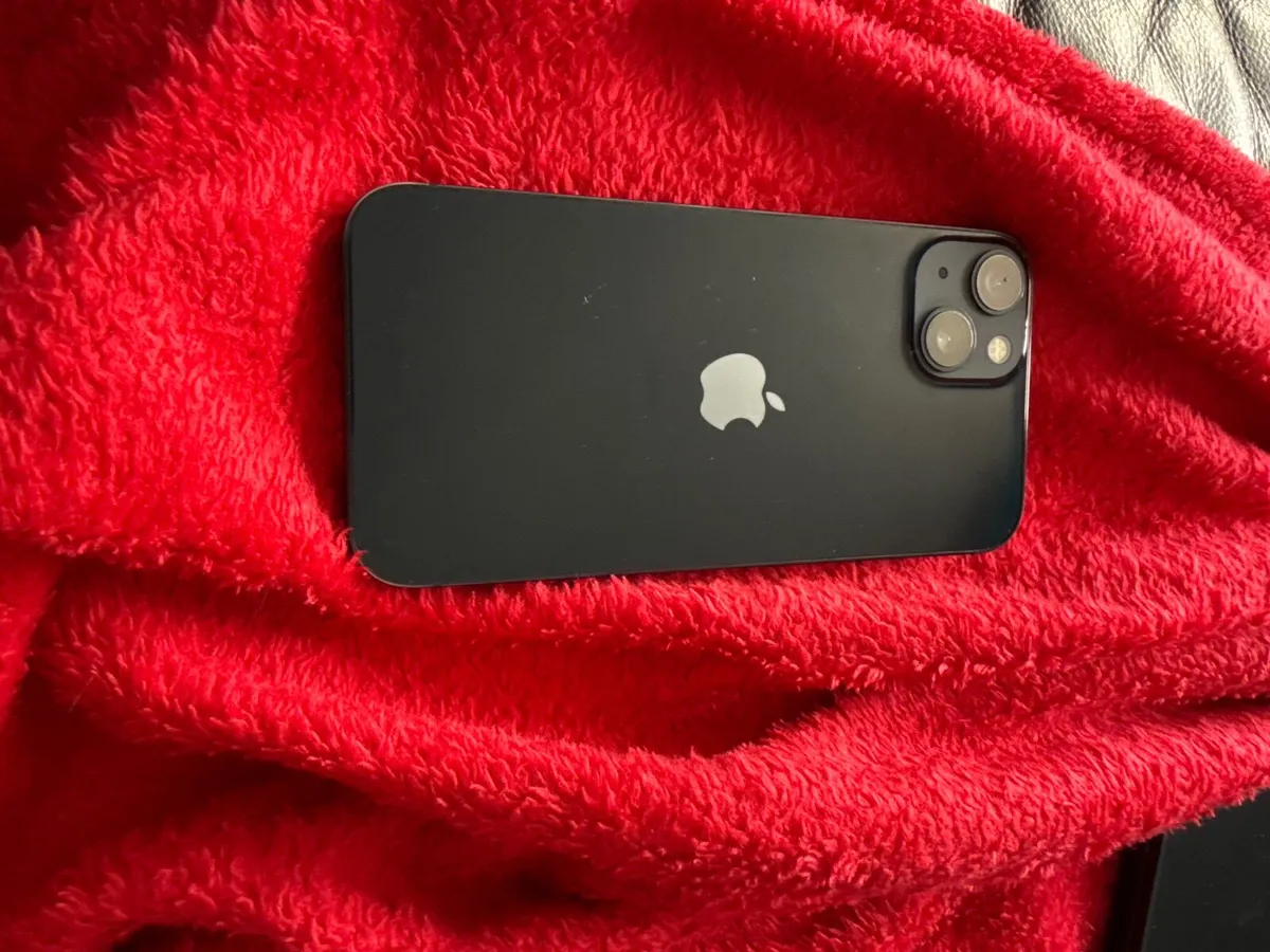 iPhone 13 - Image 3