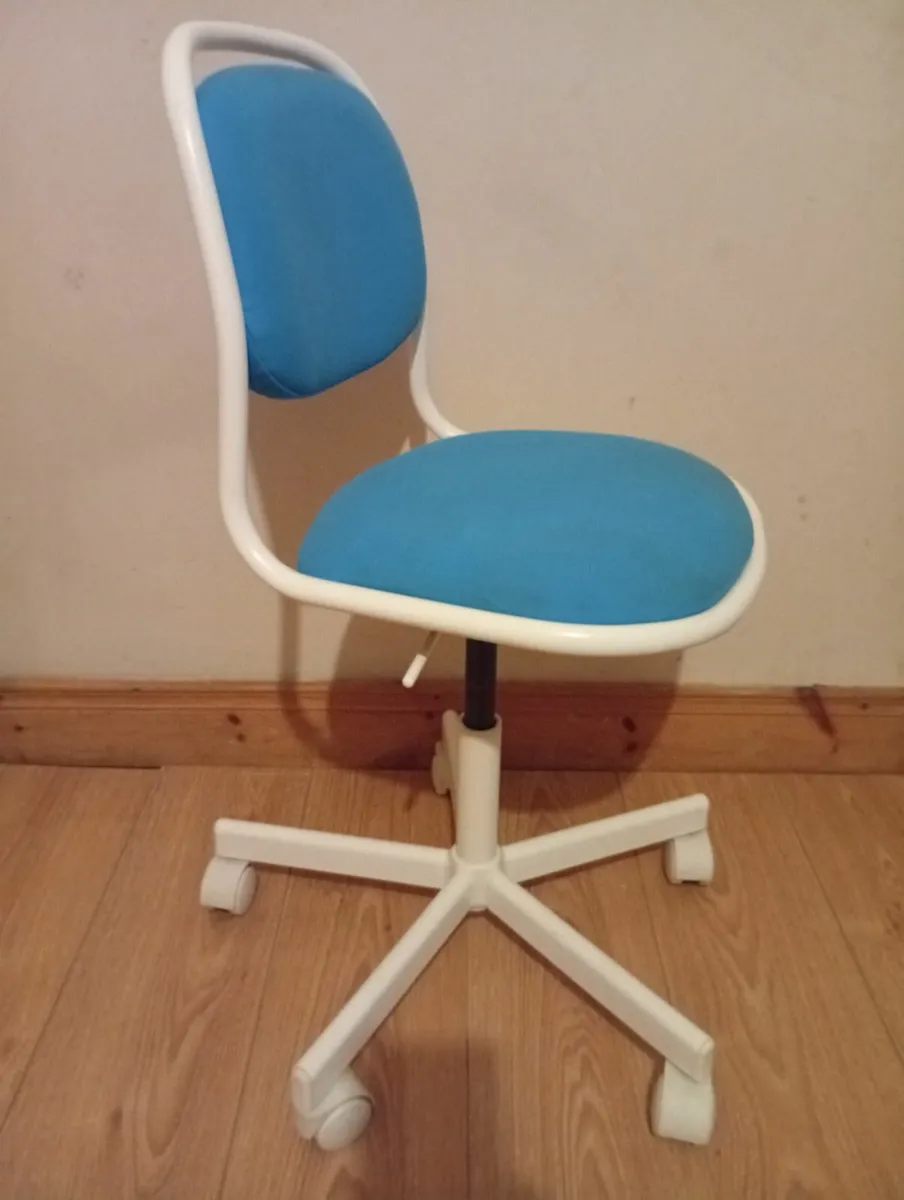 Quality kids Computer swivel chair 1month - Image 4