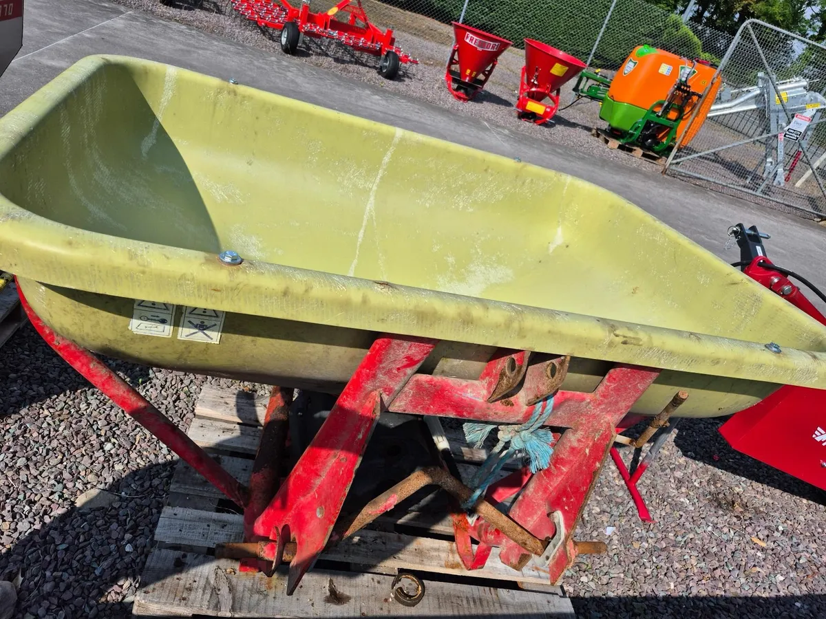 Fertiliser spreader - Image 4
