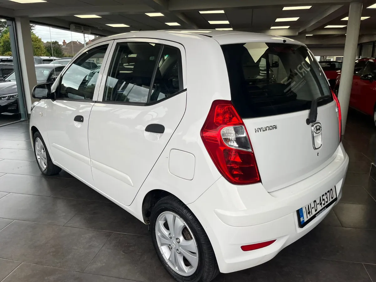 Hyundai i10 2014*** Extremely low kilometers - Image 4