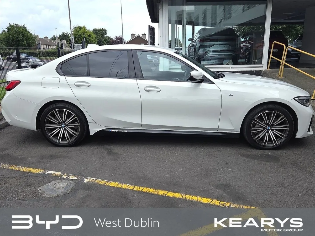 BMW 3 Series 330e M Sport Hybrid Auto High Spec - Image 3
