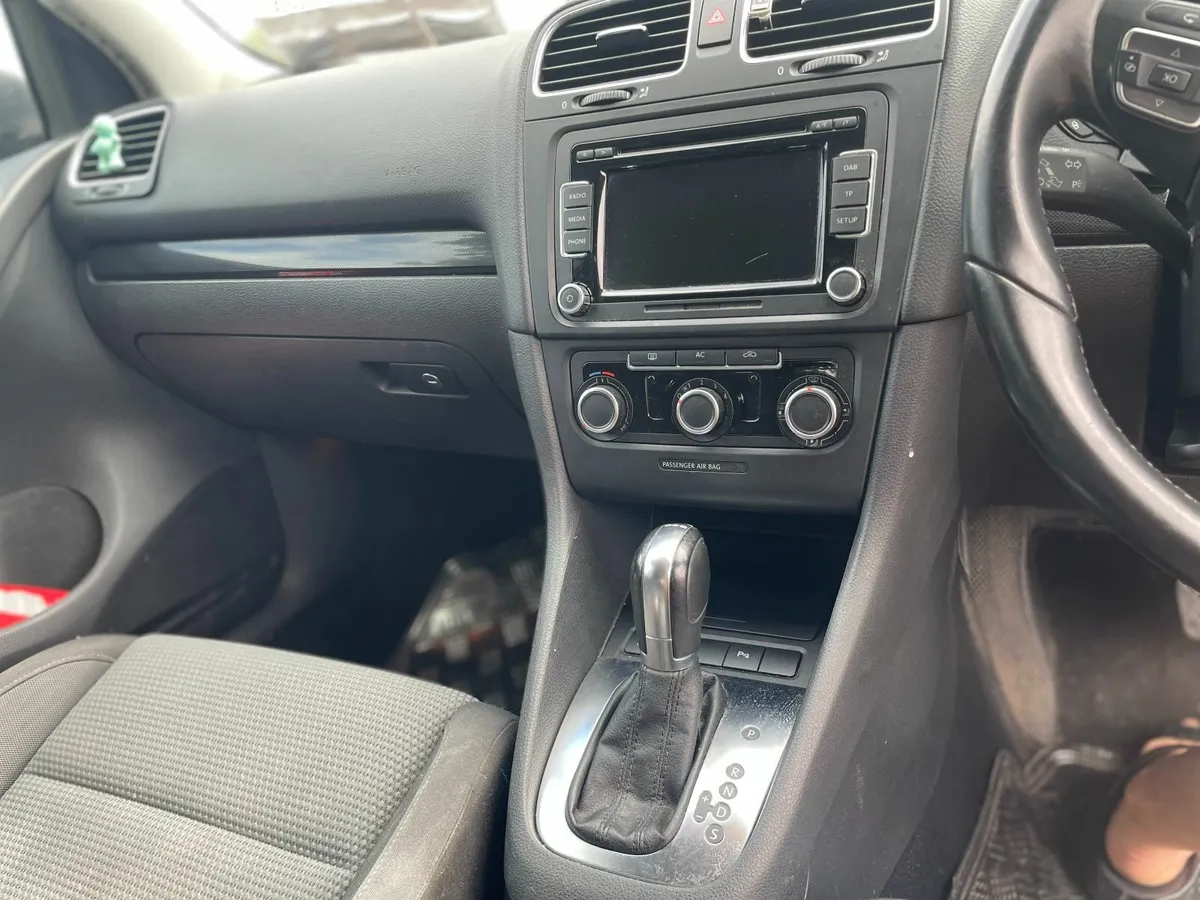 Volkswagen Golf 2012 - Image 2