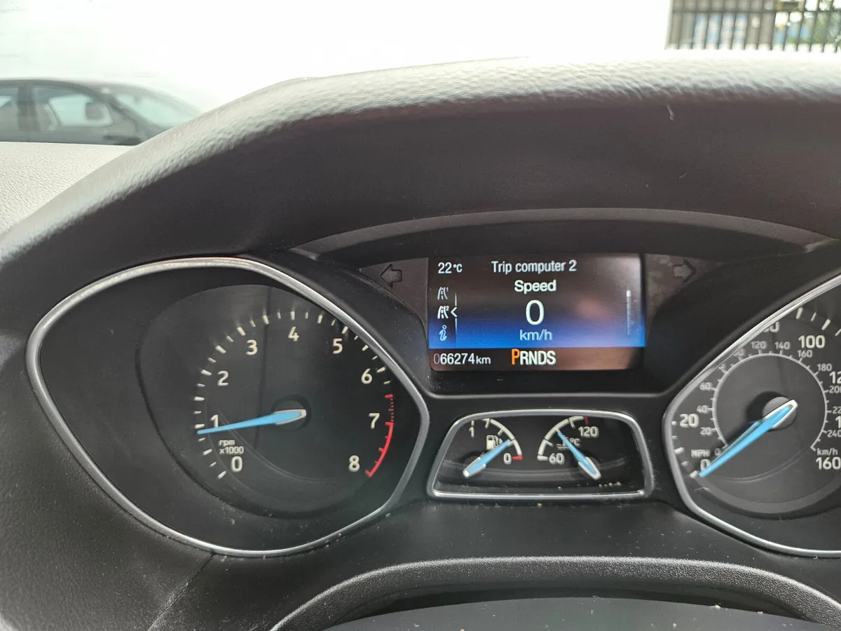 Ford Focus 1.6 Automatic - Image 2