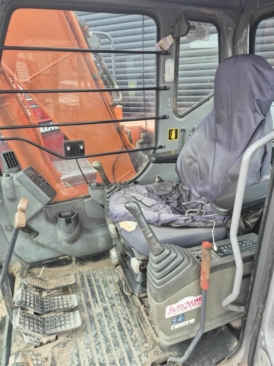 2005 HITICHI 2 X 130KN, - Image 3