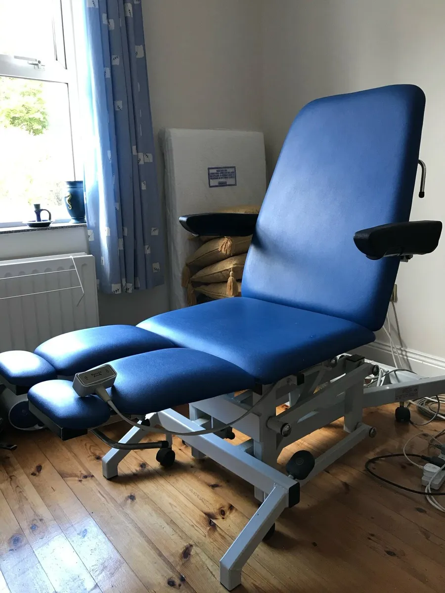 Therapy couch -  for Chiropodist, Beautician - Image 2
