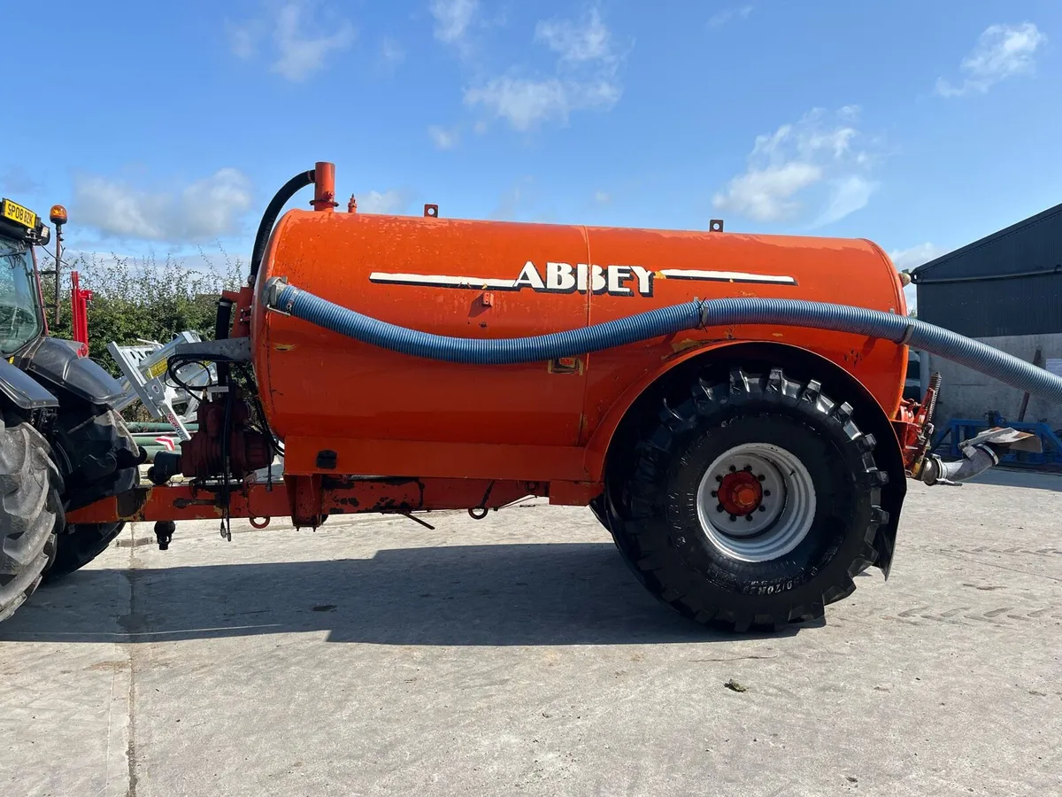 Abbey 2250 Tank - Image 2