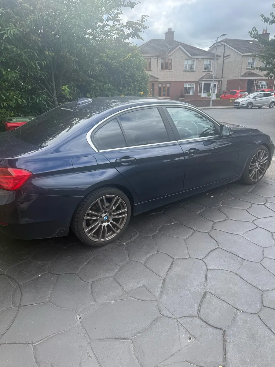 Bmw 320 d - Image 2