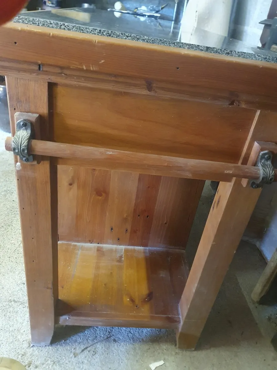 Kitchen Island - Image 2