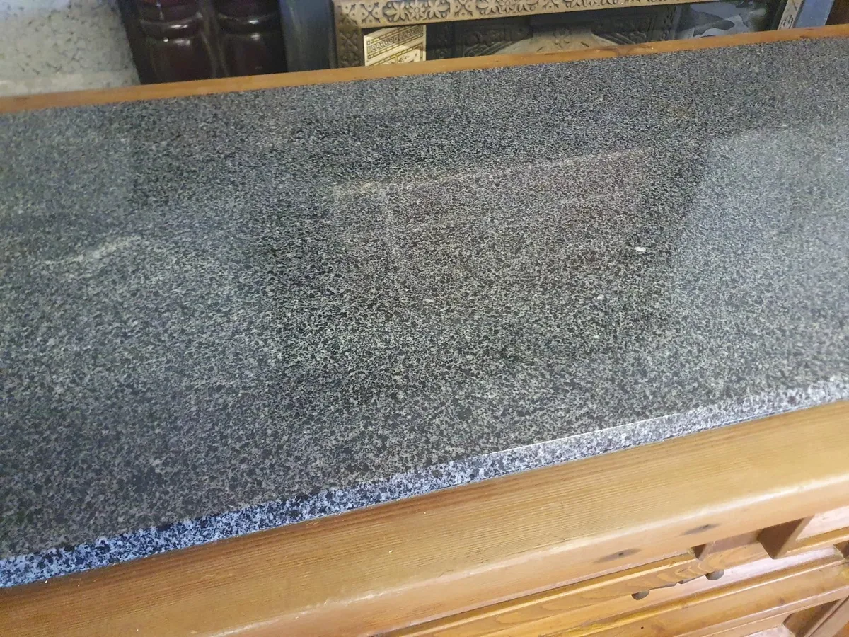 Kitchen Island - Image 4