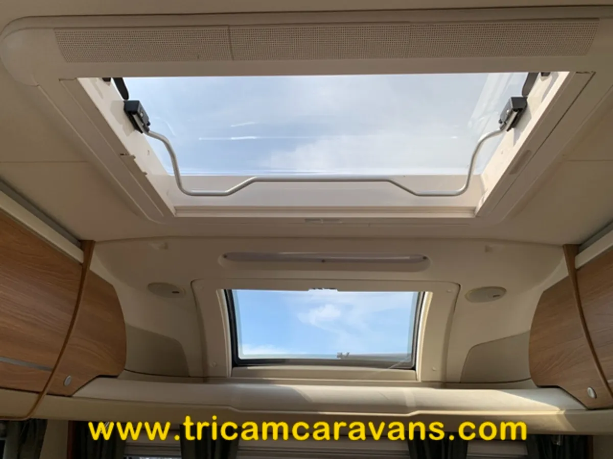 2012 Swift Challenger 580/4 Transverse Island Bed - Image 2