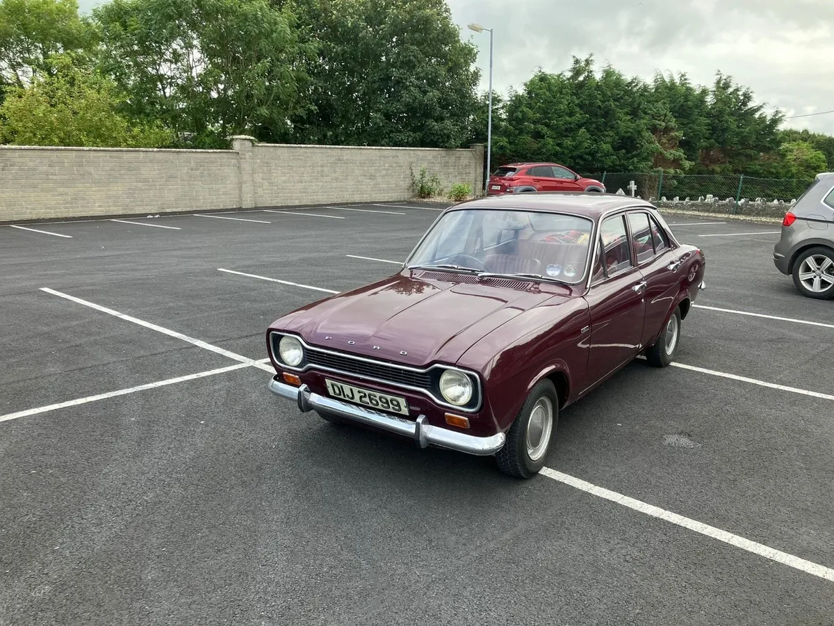 NI reg 200 VRT Best in IRL MK1 escort 1972 - Image 1