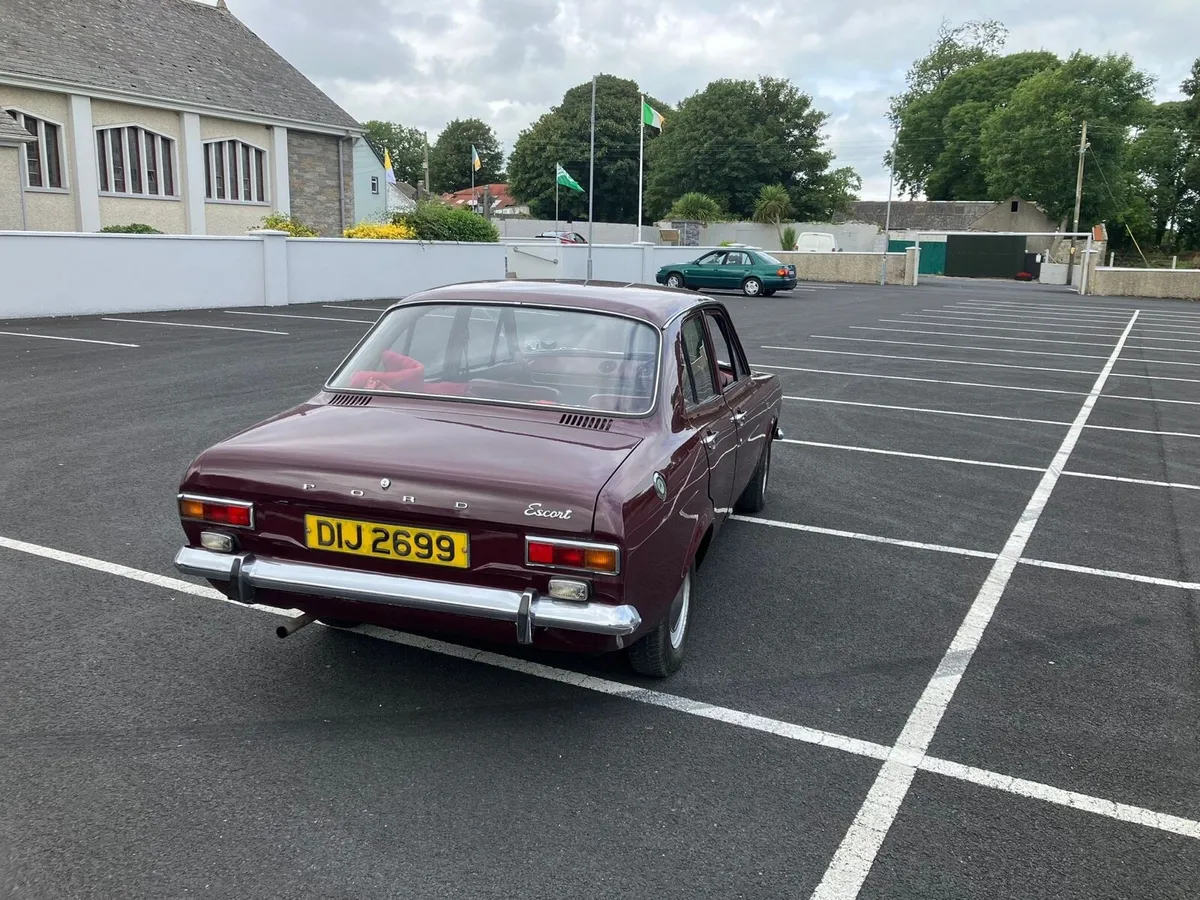 NI reg 200 VRT Best in IRL MK1 escort 1972 - Image 2