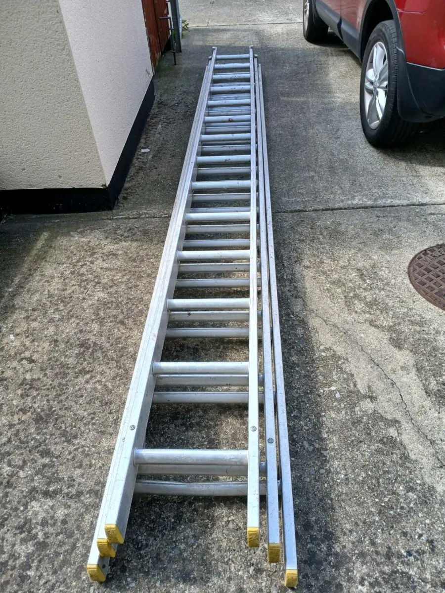 3 tier ladders - Image 1