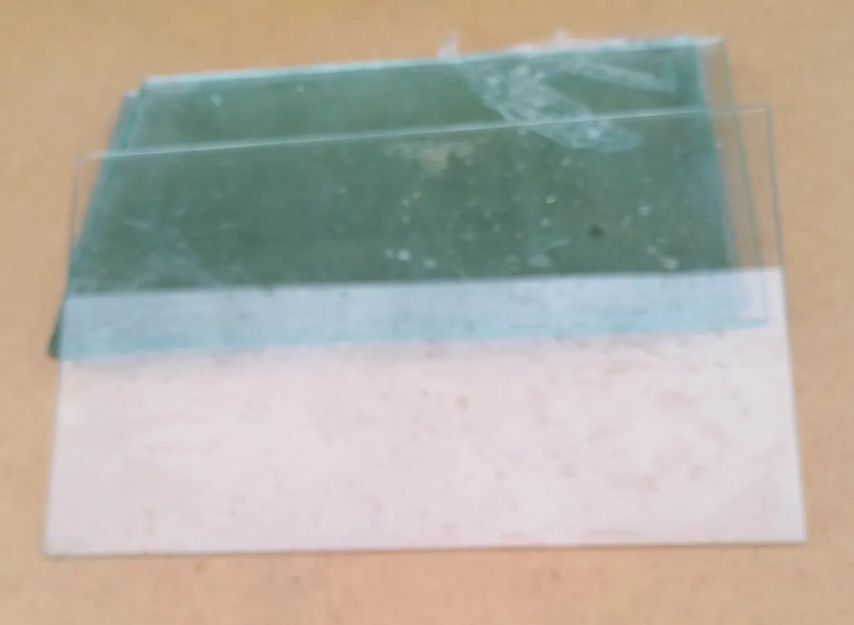 10 panes Toughened safety glass 330mm x 200mm - Image 2