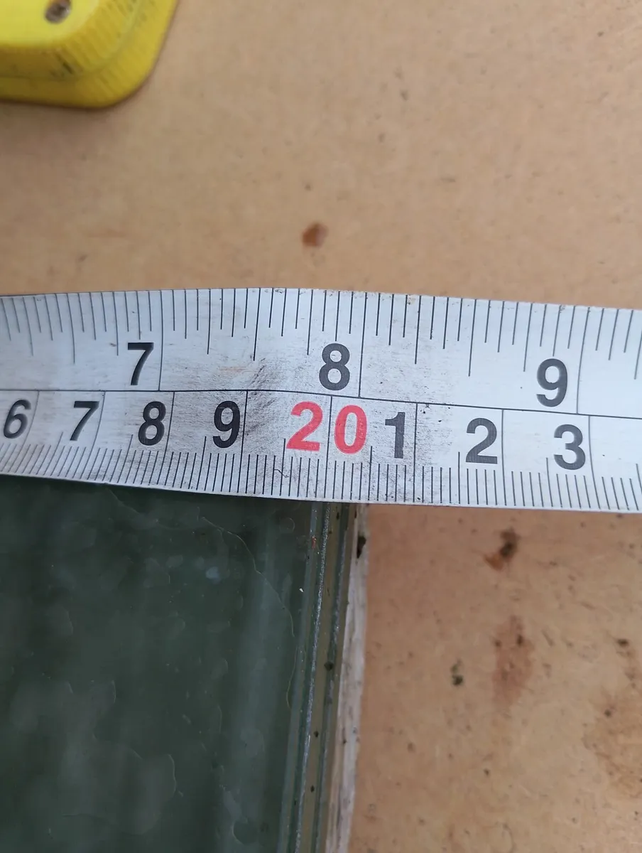 10 panes Toughened safety glass 330mm x 200mm - Image 3