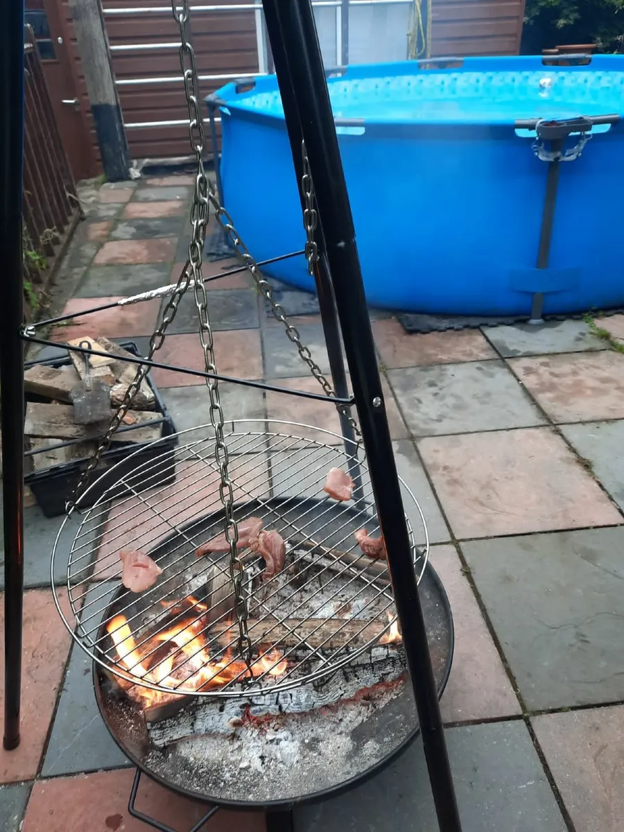 Fire pit with Barbecue - Image 1