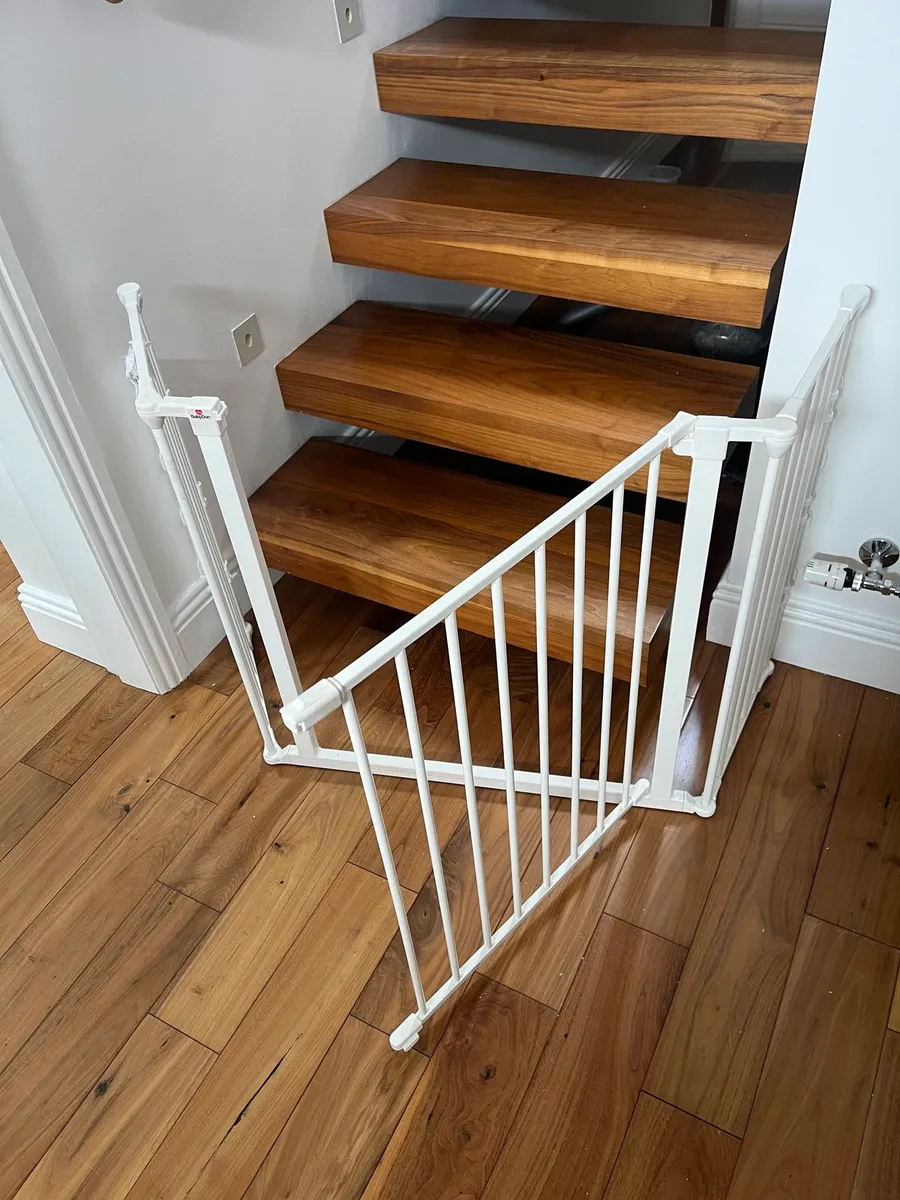 Baby Dan configure stair gate - Image 2
