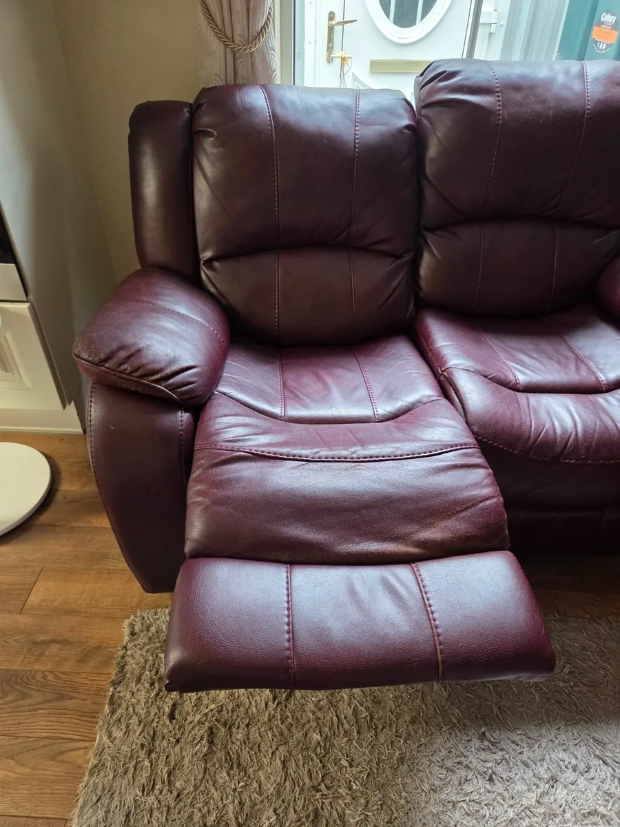 Recliner couch.and  Veg pod - Image 1