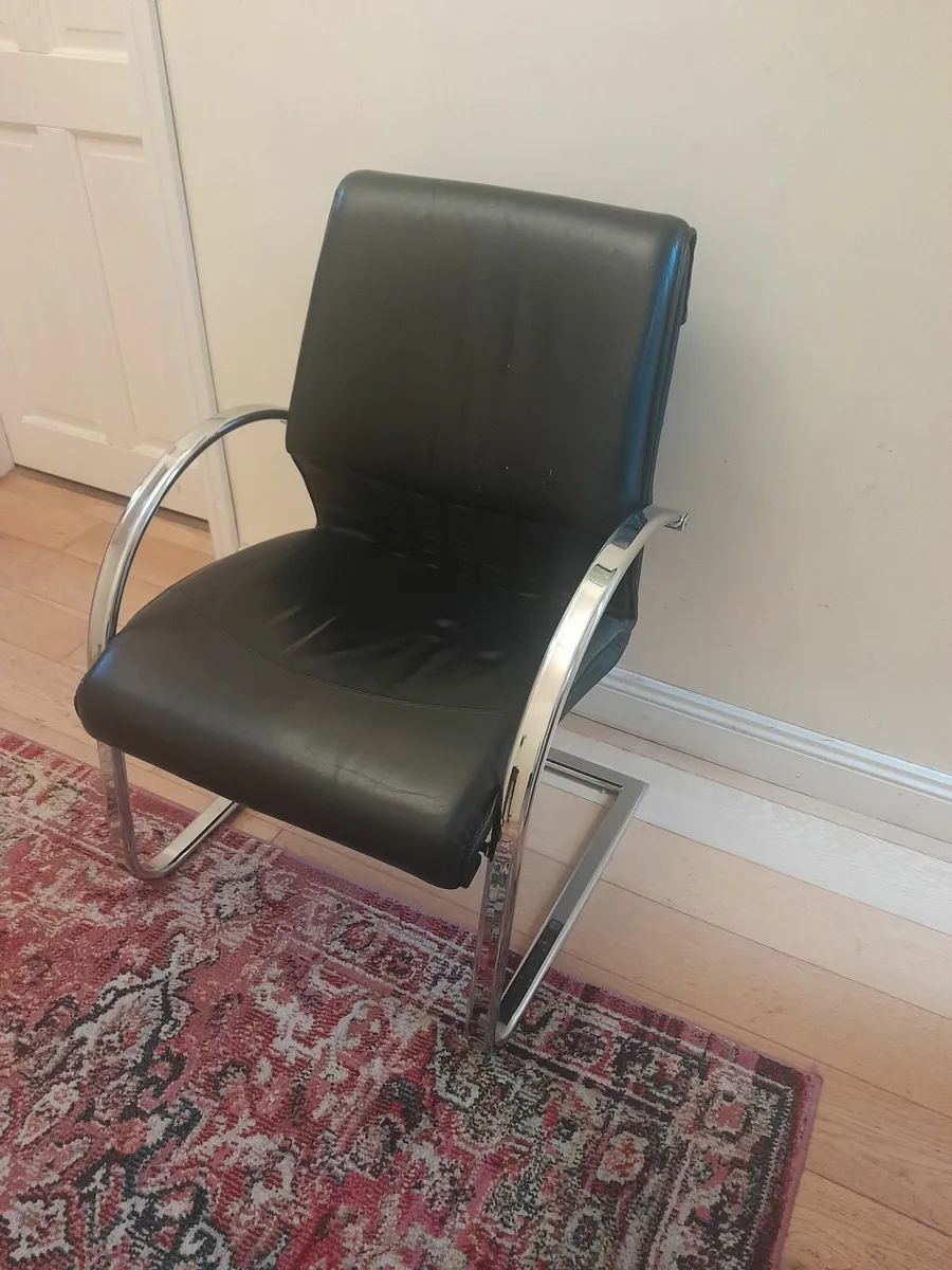 Office chair - Image 1