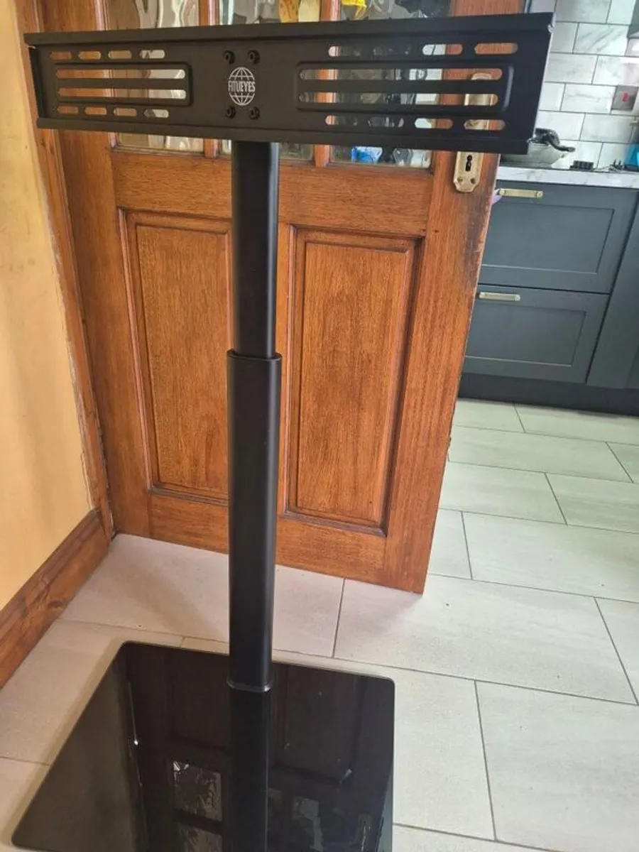 Mobile  TV stand - Image 3