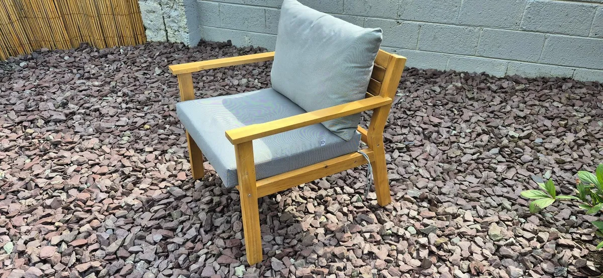 Two garden seats - Image 3