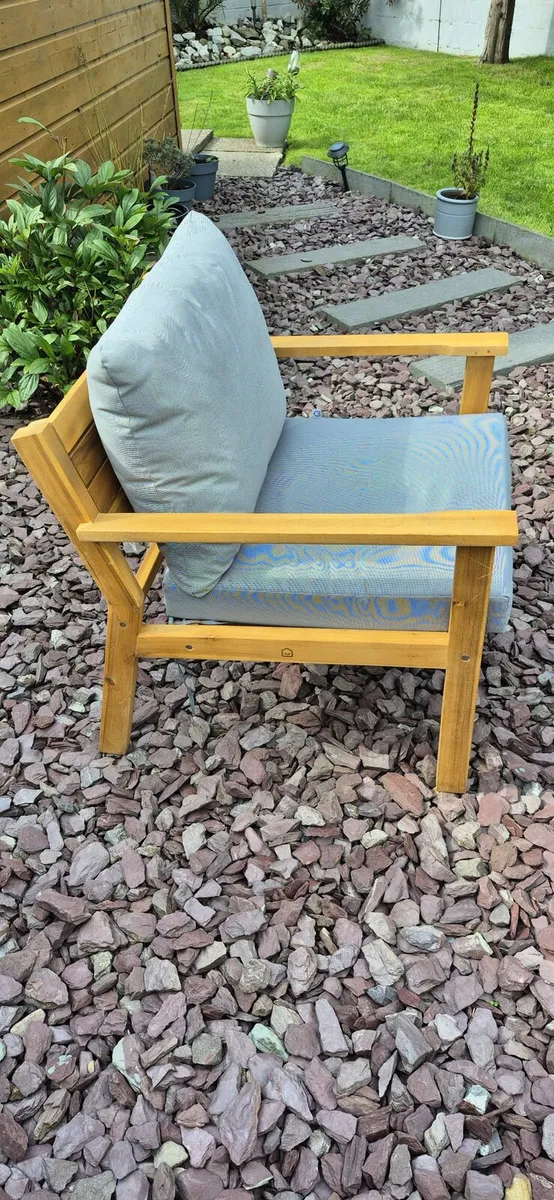Two garden seats - Image 4