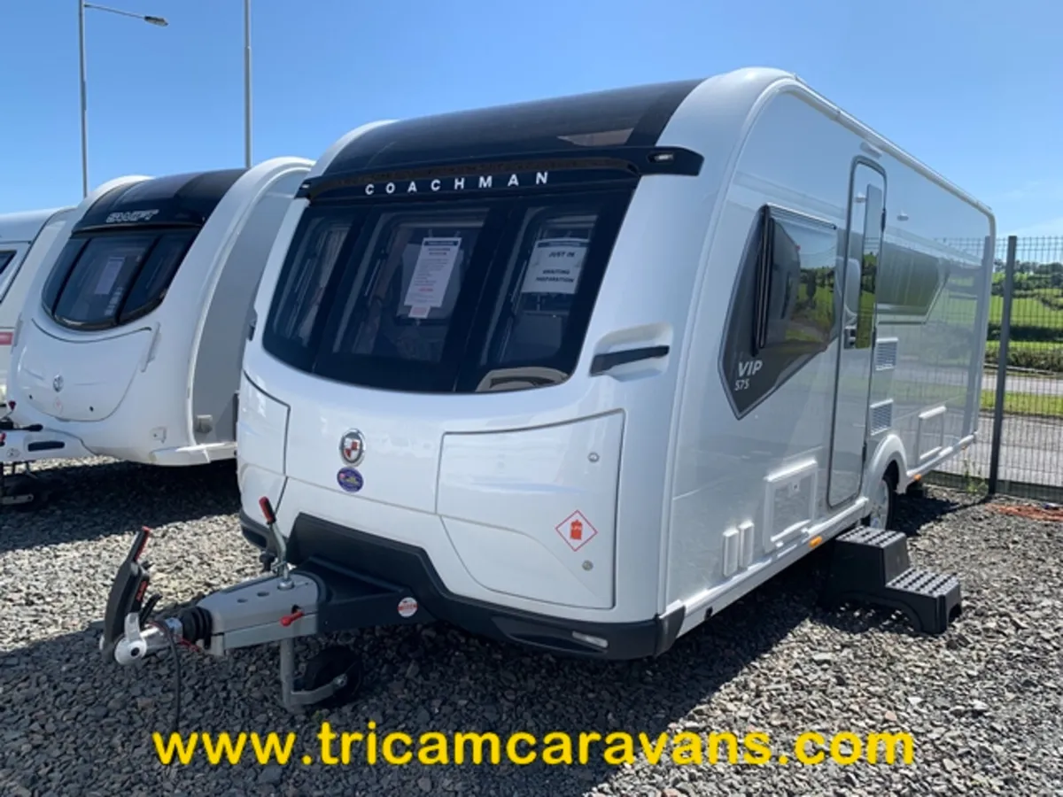 2022 Coachman VIP 575/4, Transverse Island Bed - Image 1