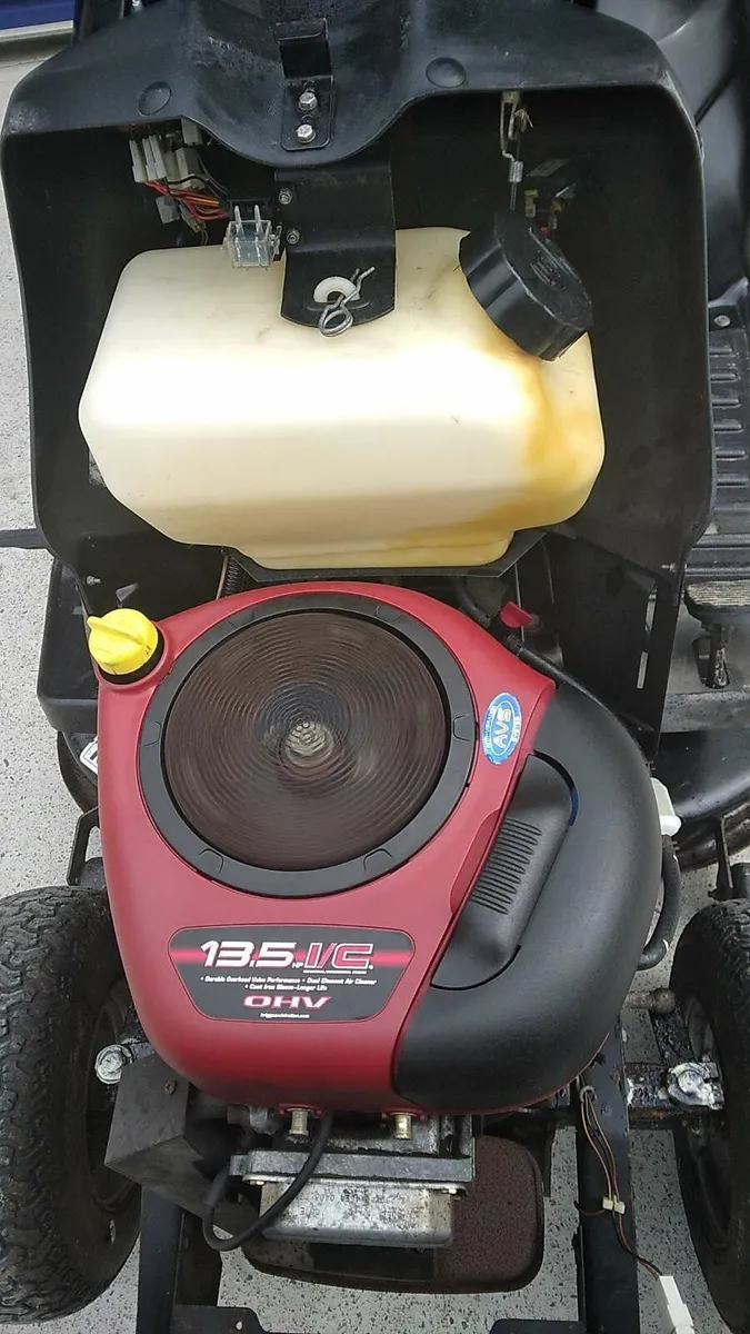 Ride on lawnmower - Image 4