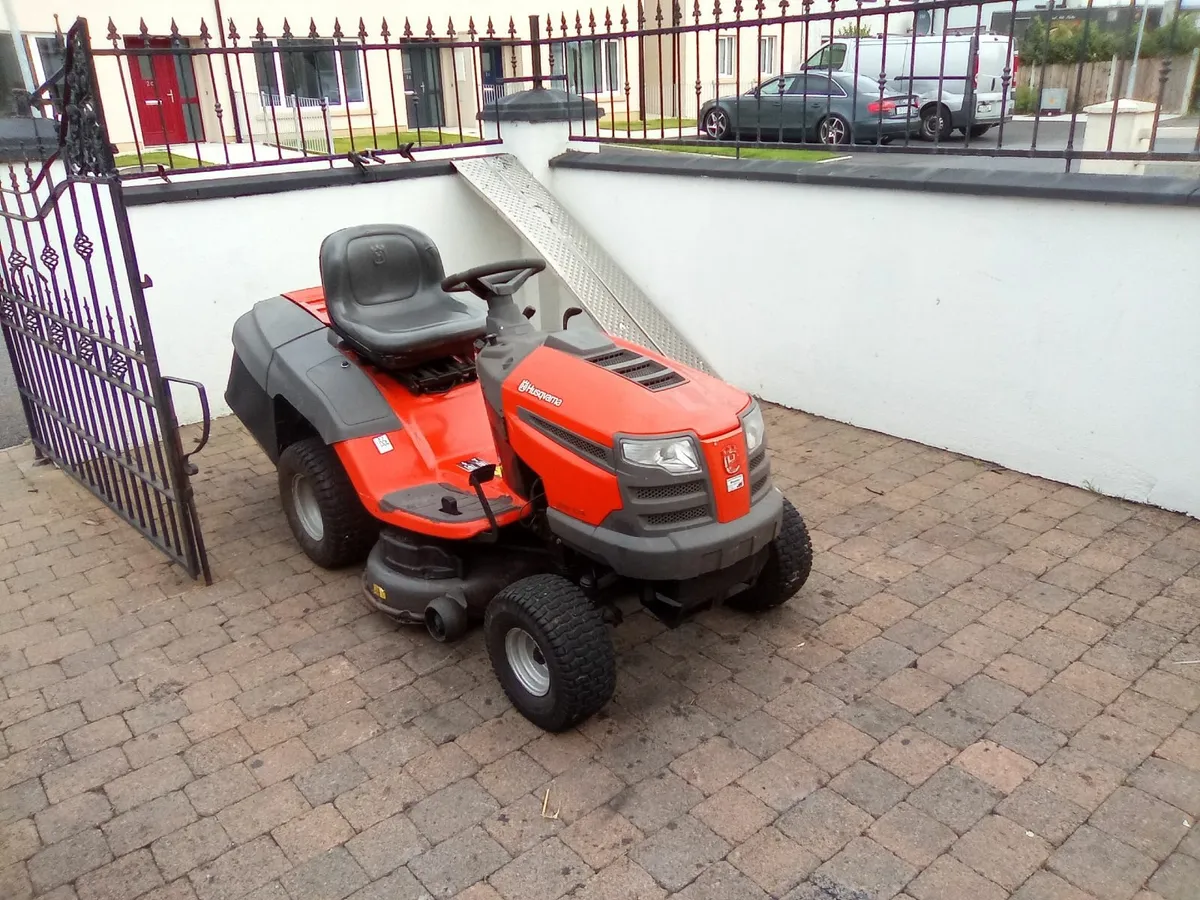 Husqvarna ride on lawnmower - Image 1