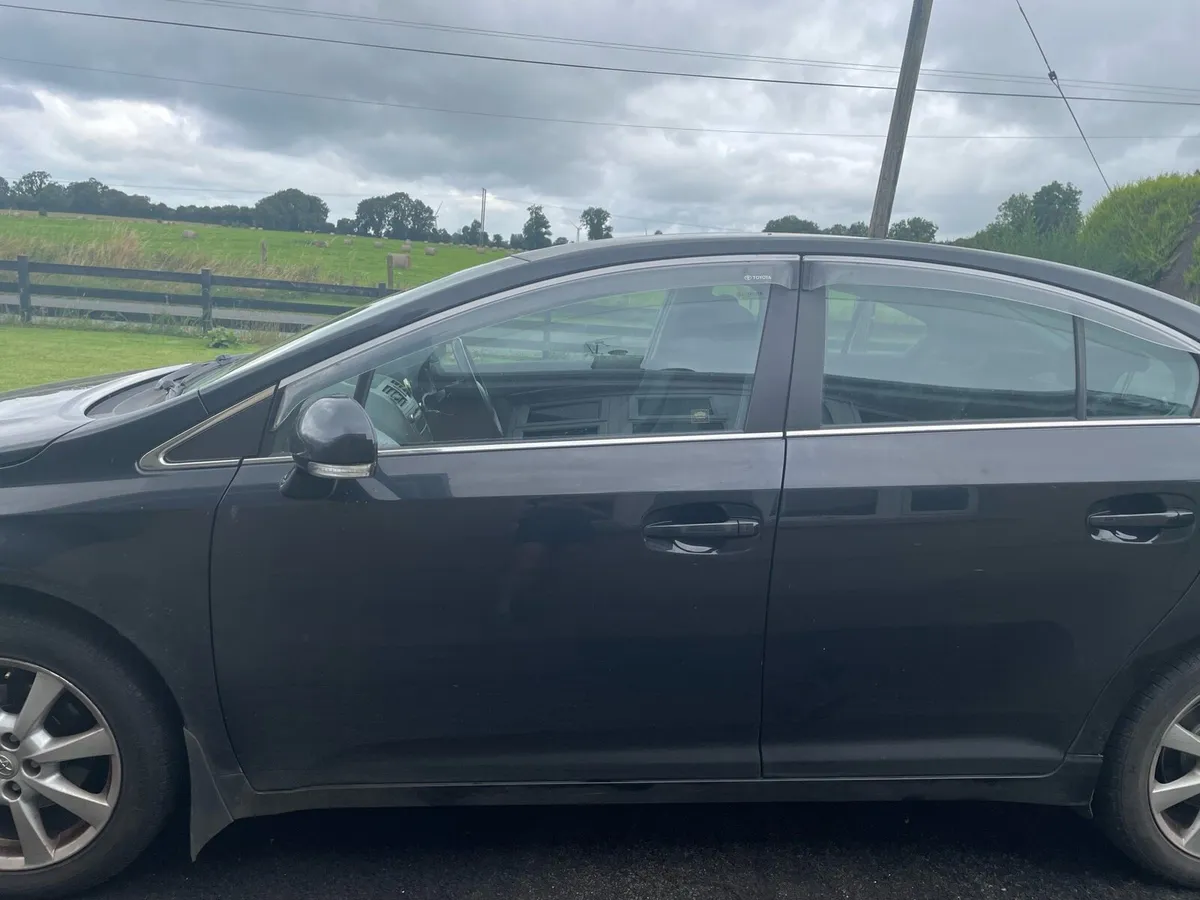 Toyota Avensis - Image 2