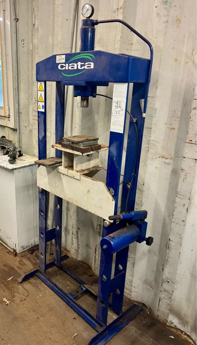 Ciata P-125/H Hydraulic Workshop Press – 25 Ton - Image 1