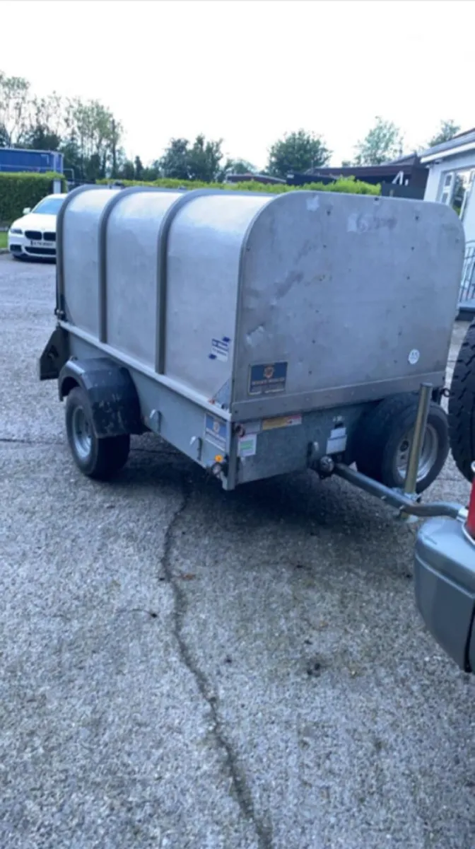 Trailers - Image 1